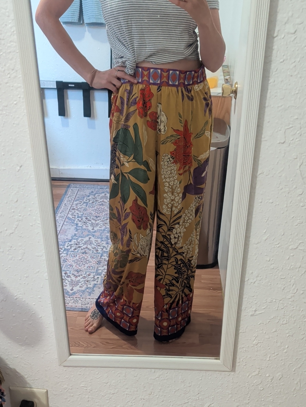 Joie Women’s Mustard Floral Wide-Leg Pants